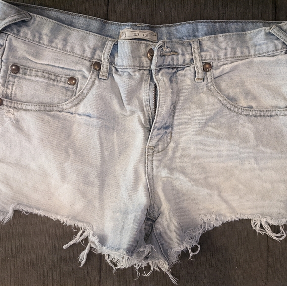Free People Denim shorts - Picture 1 of 3